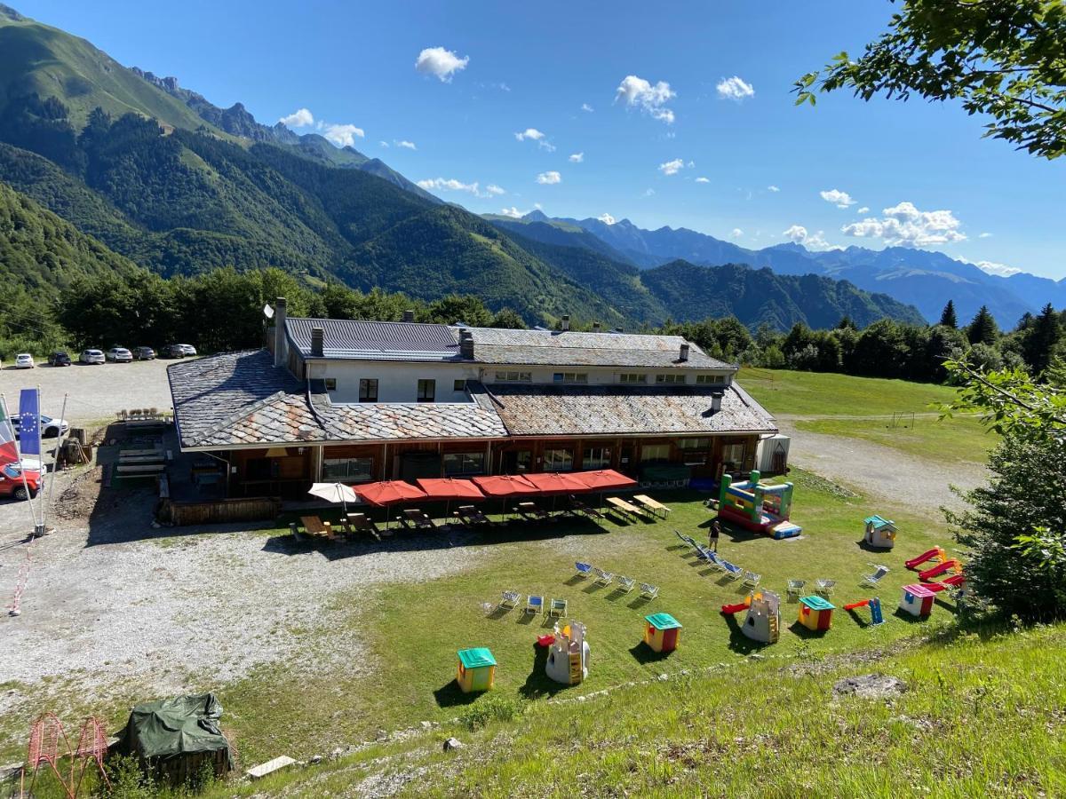 Rifugio Trifoglio Ass. Ostelli Lombardia Valtorta Exterior foto